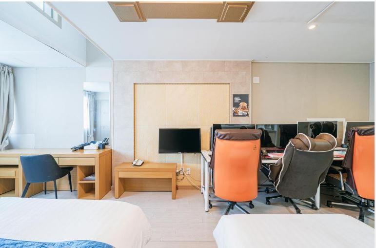 R&T Hotel Jeju Exterior photo