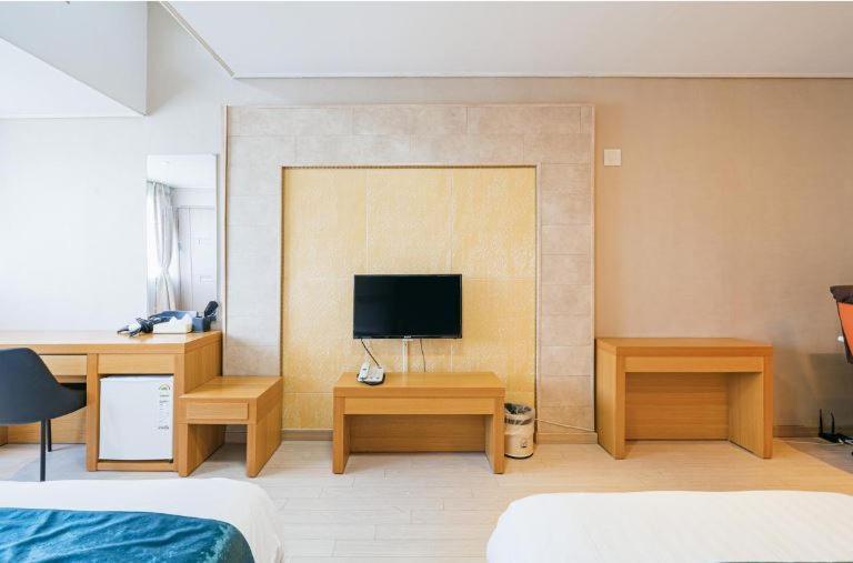 R&T Hotel Jeju Exterior photo
